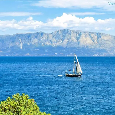 Adriani Nydri (Lefkada)